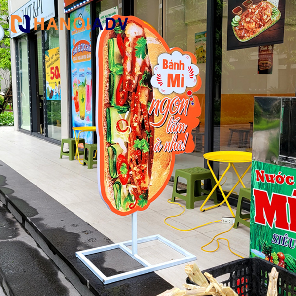 Standee Chân Sắt Cắt Theo Hình Độc Đáo, Chất Lượng Cao