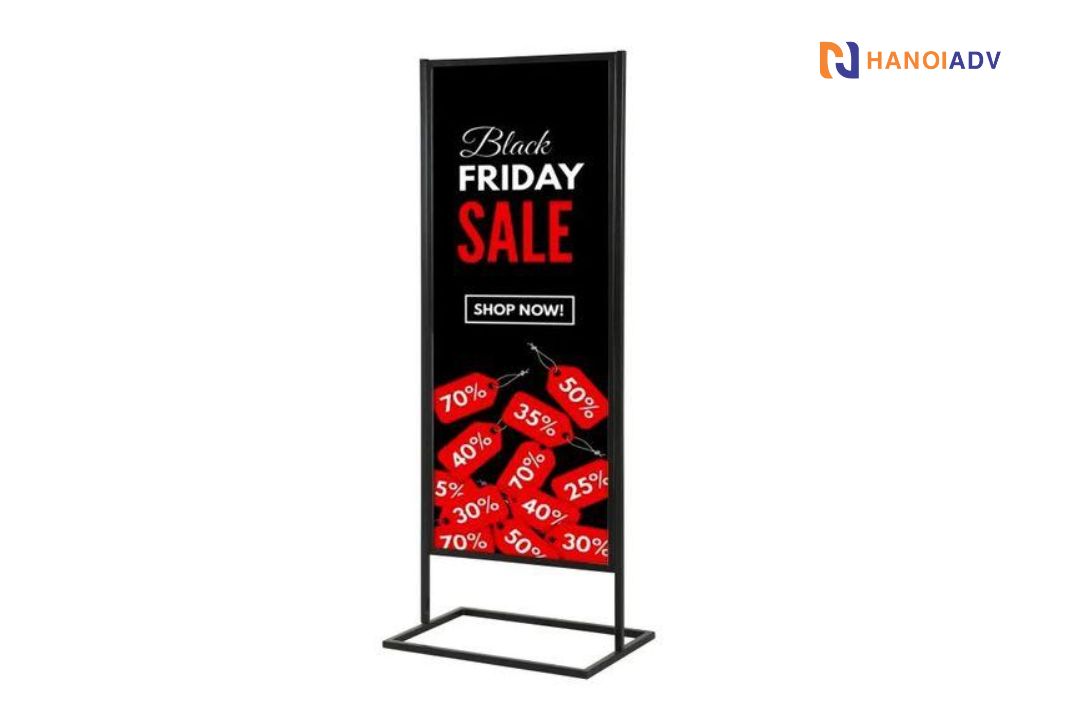 Standee khung sắt của cửa hàng