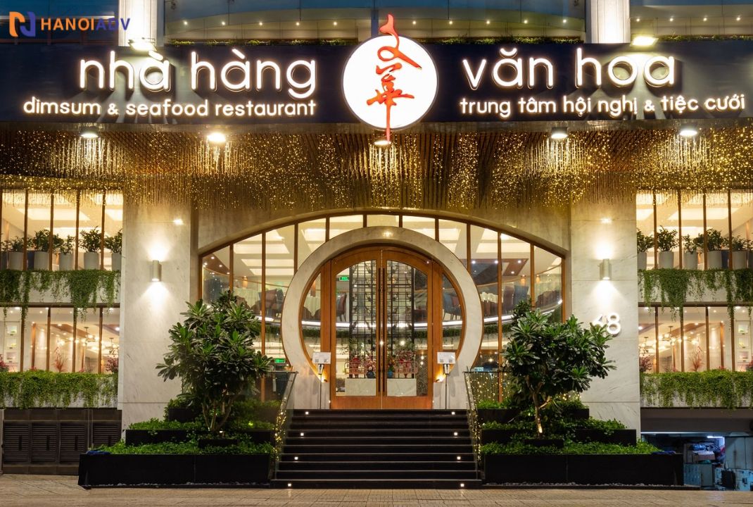 Biển hiệu làm nên thương hiệu cho nhà hàng Văn hoa nổi tiếng
