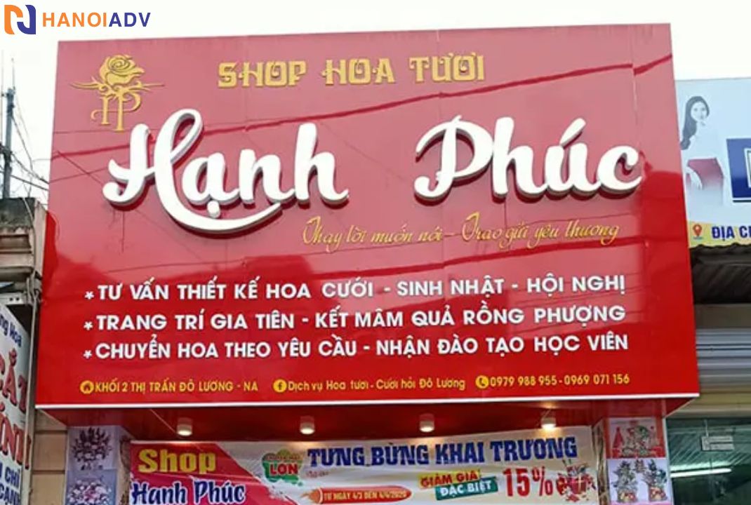  Dạng tấm alu hoặc mica đỏ bóng, có khả năng chống nước, chống nắng tốt, chuyên dùng cho biển ngoài trời.