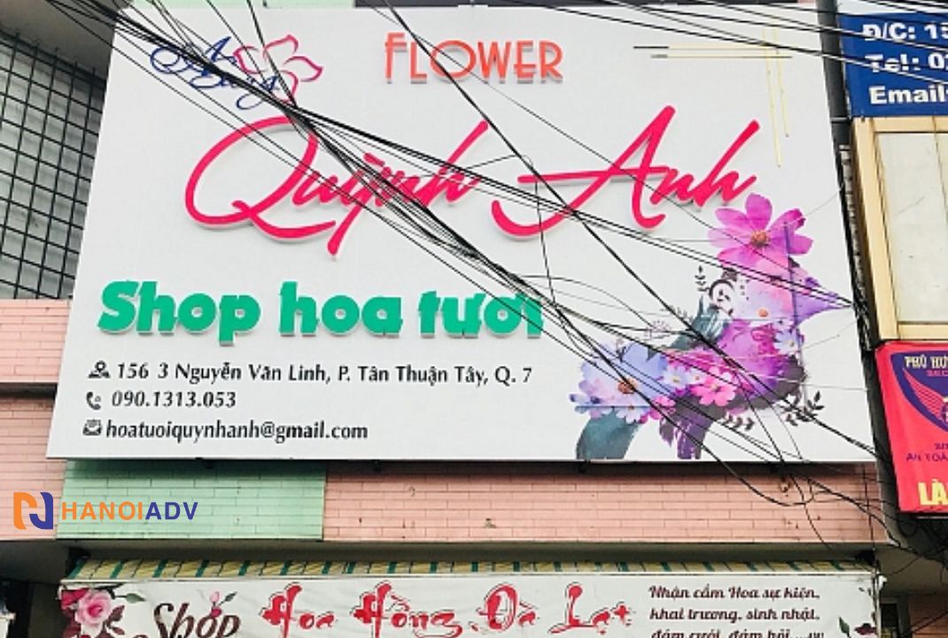 Phông nền trắng chữ in nổi bật, có tên của hàng địa chỉ , số điện thoại, địa chỉ email.