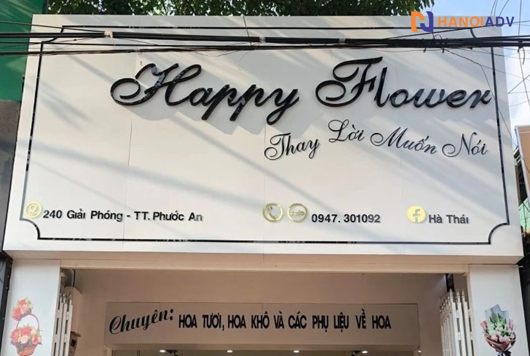 Font thư pháp nhẹ nhàng, thể hiện sự tình cảm, lãng mạn tạo nên sự nhẹ nhàng, thân thiện, mang tính tự nhiên – rất phù hợp với lĩnh vực hoa tươi.