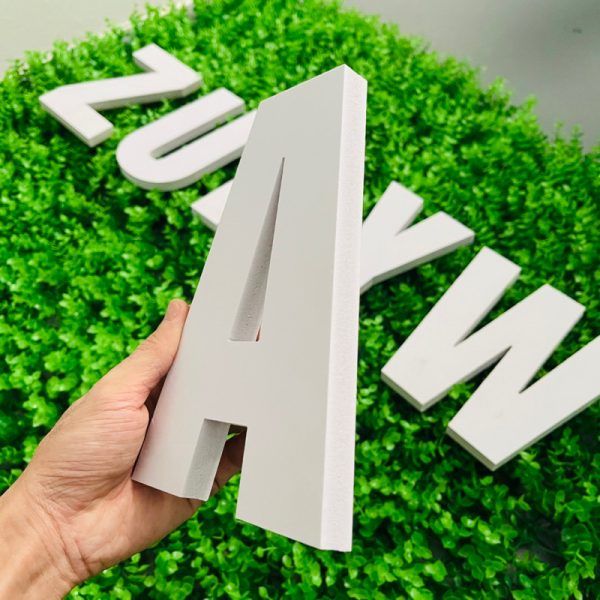 Chữ Fomex lắp đặt thi công nhanh, giá rẻ