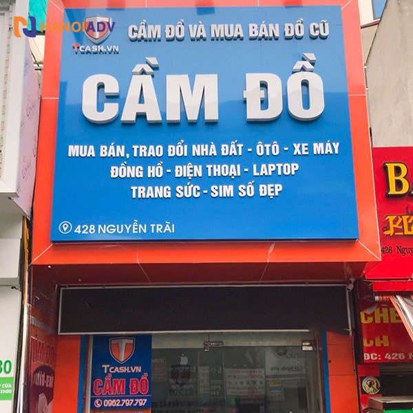 Bạt Hiflex: Phổ biến, giá rẻ, dễ in và lắp đặt.