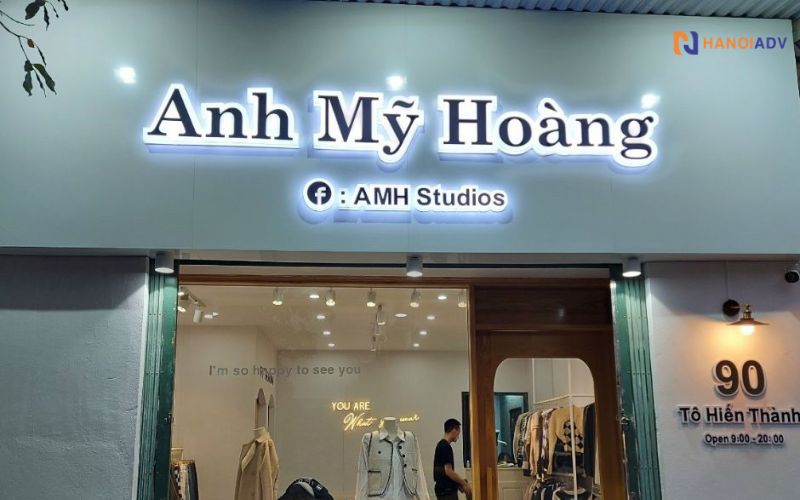 Biển còn giúp định vị thương hiệu lâu dài – khách đi ngang qua nhiều lần sẽ ghi nhớ tên shop.