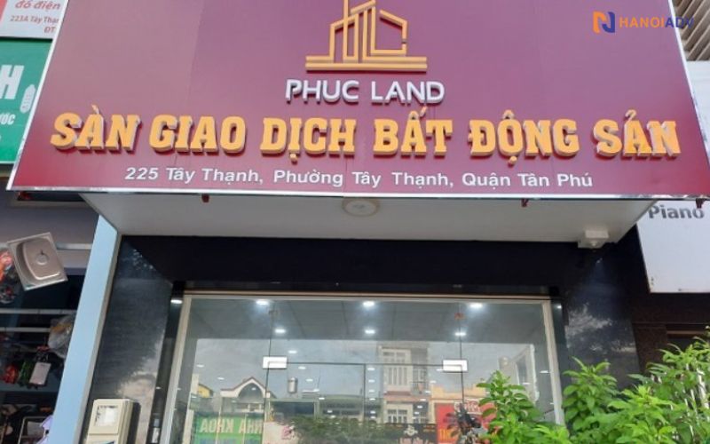 Mica có thể uốn nổi, dán decal hoặc lồng đèn LED bên trong cho hiệu ứng lung linh.