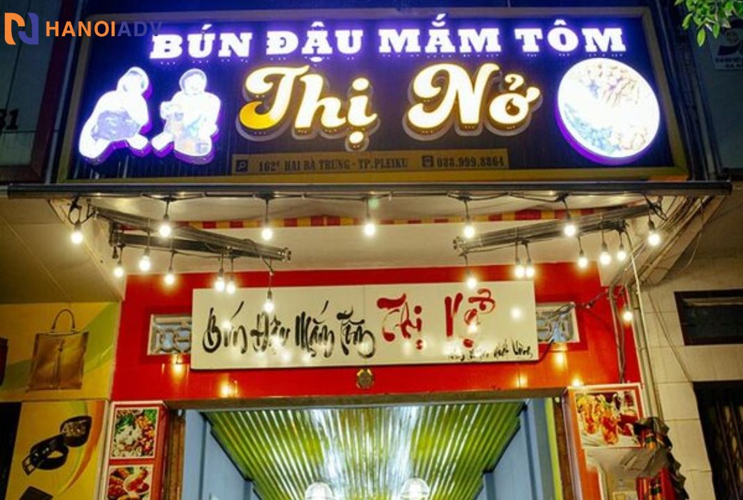 Thêm hiệu ứng đèn LED chạy chữ hoặc viền đèn cho nổi bật.