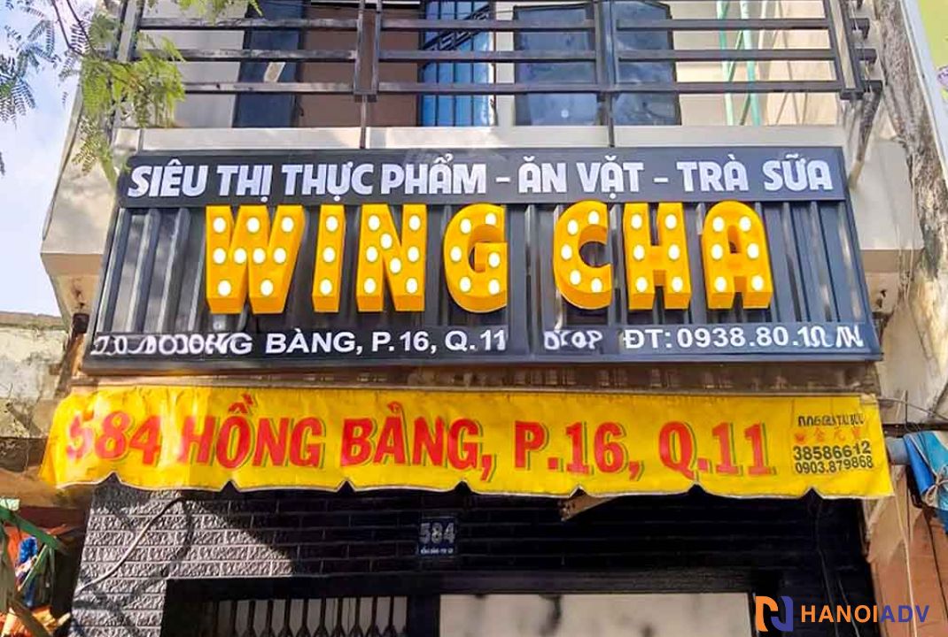 Bảng hiệu chữ nổi mica kết hợp bóng đèn led thu hút ánh nhìn của mọi người đi đường đặc biệt là ban đêm.