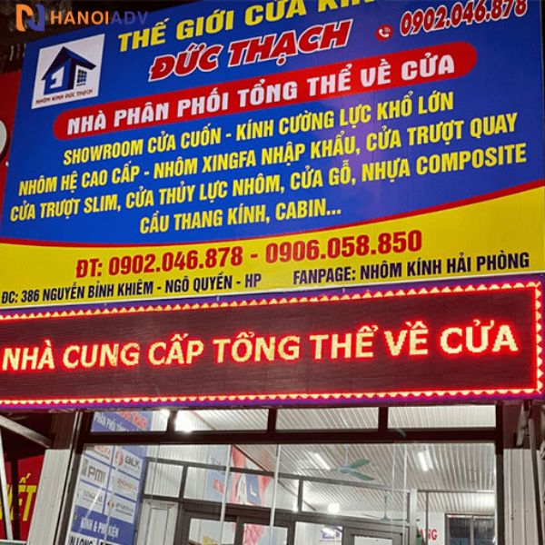 Biển quảng cáo nhôm kính đơn giản, giá rẻ