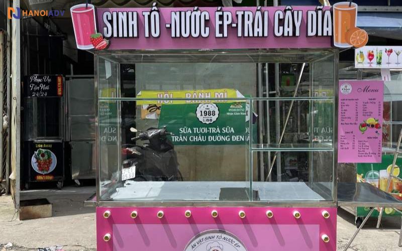 Mẫu xe được thiết kế gọn gàng, linh hoạt, dán chữ và có gắn đèn LED giúp nổi bật vào ban đêm