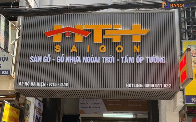 Màu đèn LED nên là trắng ấm hoặc vàng ánh kim, tạo cảm giác ấm áp như màu sàn gỗ thật.