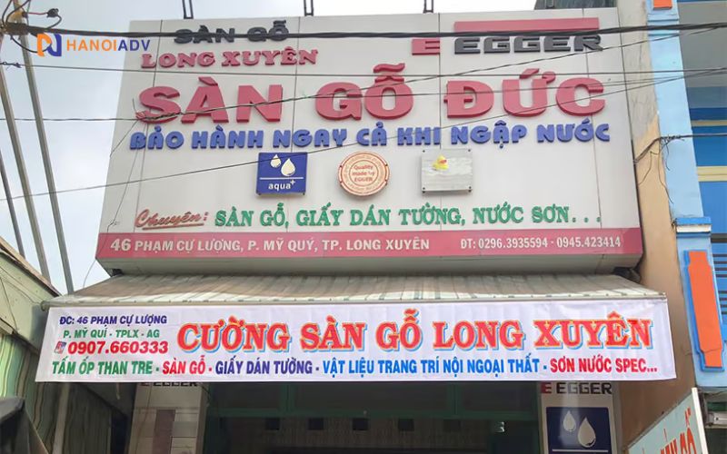 Chữ mica thường được làm nổi 3D (cao từ 1 – 3 cm) so với nền biển, tạo cảm giác chiều sâu và nổi bật hơn hẳn so với biển in bạt hoặc decal.