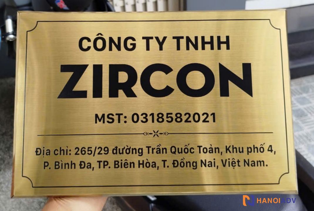 Bảng hiệu inox kết hợp với chữ in 