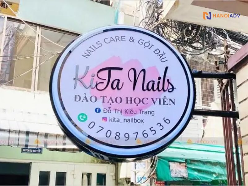 Font chữ mềm mại, uốn lượn nhẹ nhàng, tạo cảm giác tinh tế
