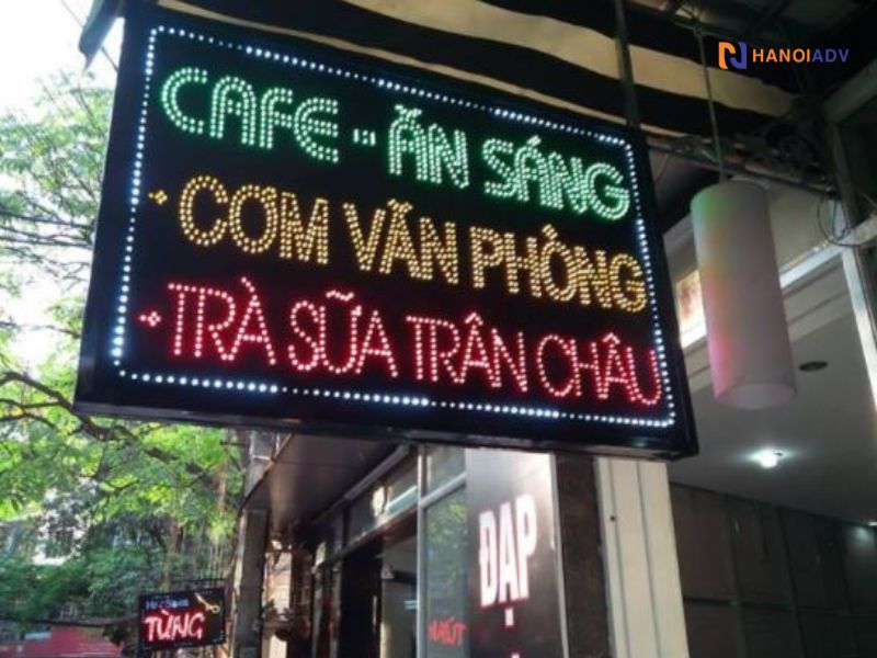 Thông điệp rõ ràng – gợi nhớ: món ăn chủ đạo, tên quán,...
