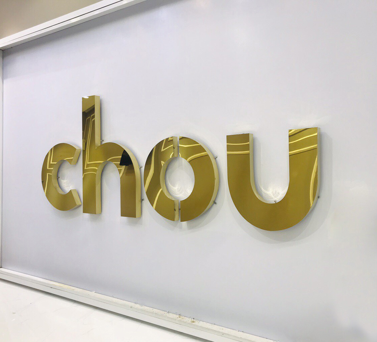 Làm bảng hiệu công ty, cửa hàng, showroom