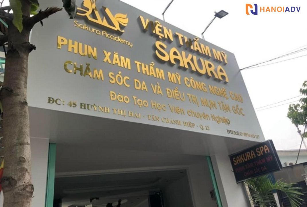 Tông chủ đạo màu đen, vàng kết hợp chữ in nổi chất liệu mica rất phù hợp với ngành thẩm mỹ làm đẹp.