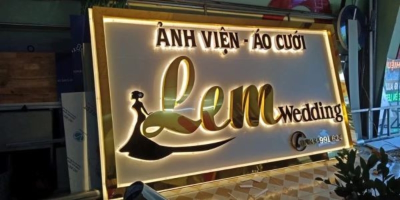 Bảng hiệu chữ nổi