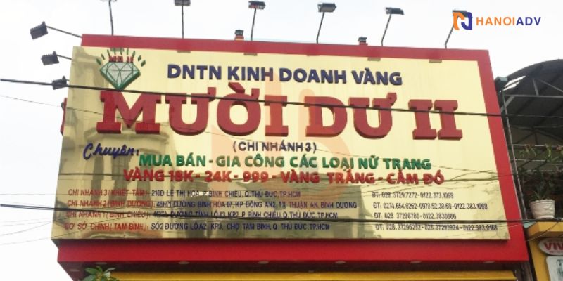 Biển alu gương vàng sẽ thể hiện được sự chỉn chu, đẳng cấp của doanh nghiệp