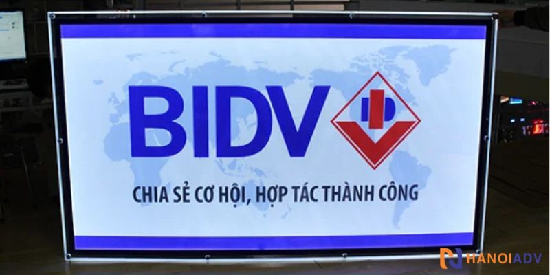 Liên hệ ngay HanoiADV để nhận được giá hộp đèn quảng cáo tốt nhất